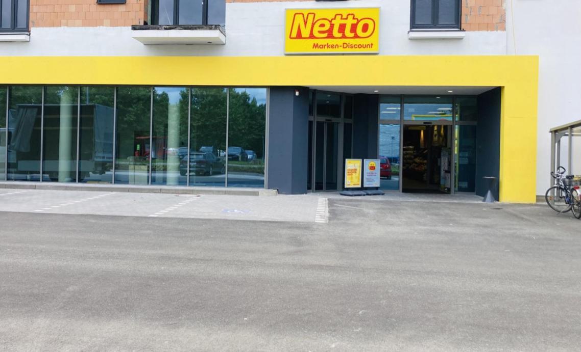 Living At Saarpartments -Adultsonly- 2 Bedrooms, Kitchen - Business & Holiday Apartments For Long- And Short Term Stay, 3 Min To Train Station, Secure E-Bike Parking! Saarbrucken Bagian luar foto