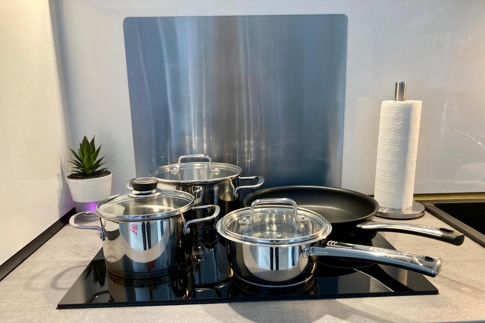 Living At Saarpartments -Adultsonly- 2 Bedrooms, Kitchen - Business & Holiday Apartments For Long- And Short Term Stay, 3 Min To Train Station, Secure E-Bike Parking! Saarbrucken Bagian luar foto